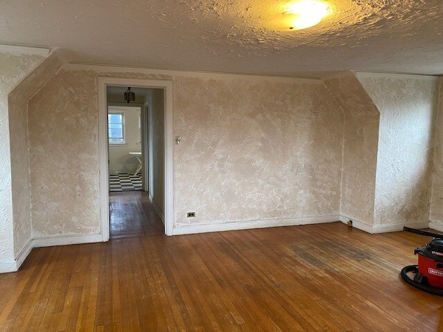 Building Photo - 212 Alpine Pl