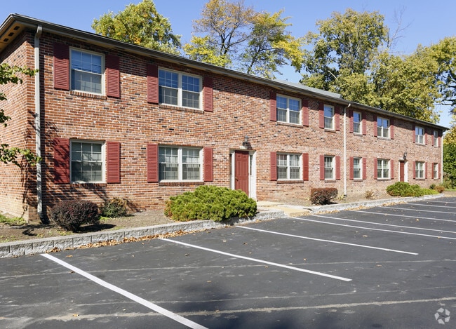Easy Parking - Brentwood Place Apartments
