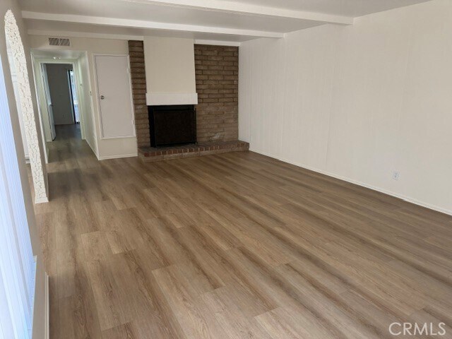 Foto del edificio - 2324 Raintree Dr
