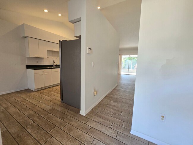 Foto del edificio - 3 Bedroom, 2 Bath Home with Yard - Palmetto