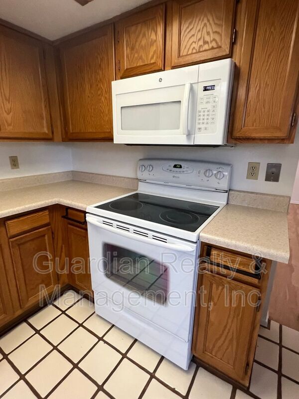 Building Photo - 15020 N 40th St