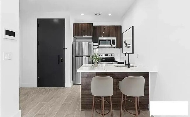 Foto del edificio - 1 bedroom in BROOKLYN NY 11237