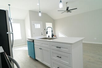 Building Photo - 308 S 12th St