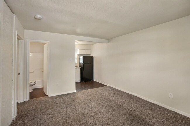 Foto del edificio - 5415 3 Rd St