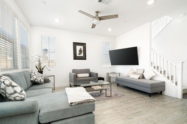 Building Photo - 35393 Sereno Ln