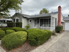 Building Photo - 2230 Montecito Ave
