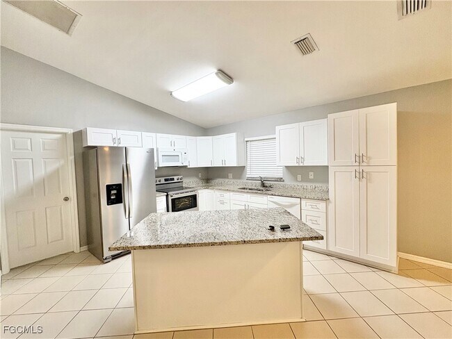 Foto del edificio - 1618 SE 8th St