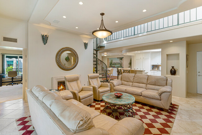 Building Photo - 262 Por La Mar Cir