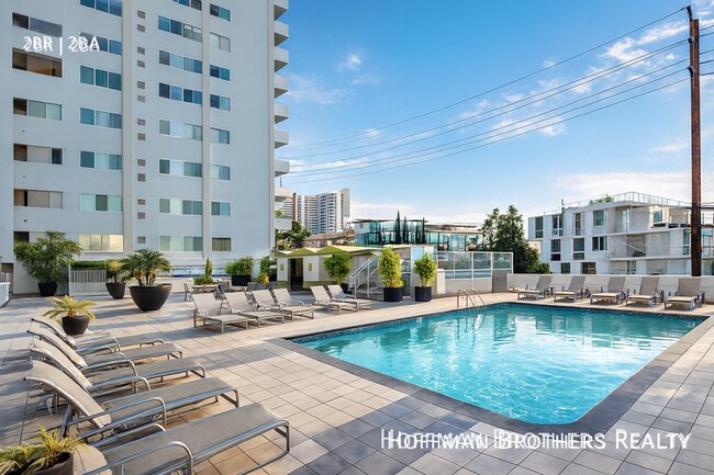 Building Photo - 1155 N La Cienega Blvd