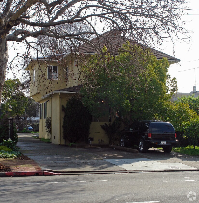 Foto del edificio - 1012 Irwin