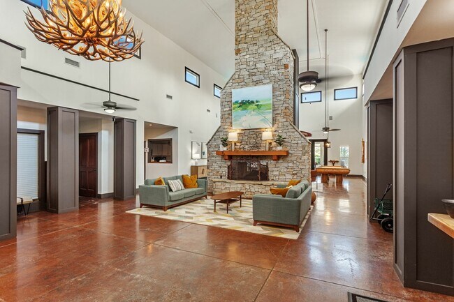 Entra a la casa club - Campus Lodge