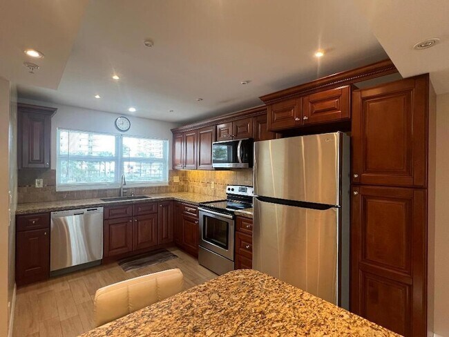 Foto del edificio - 3224 S Ocean Blvd