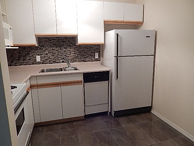 Building Photo - 45702-45702 Watson Rd