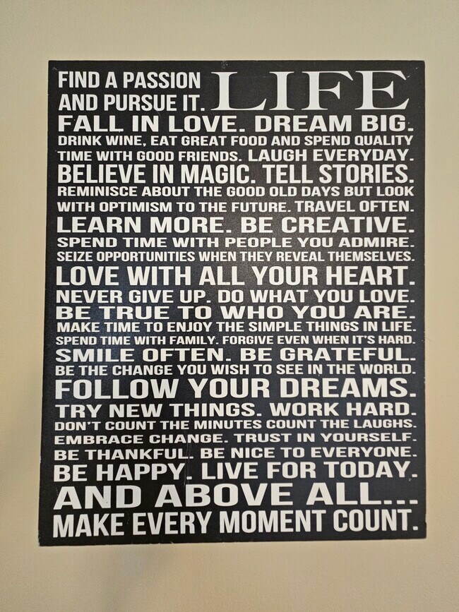 Photo - 2 Karena Dr Apartment