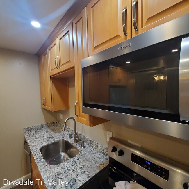 Building Photo - 2 br, 1 bath House - 2420 Pleasant Hill Rd...