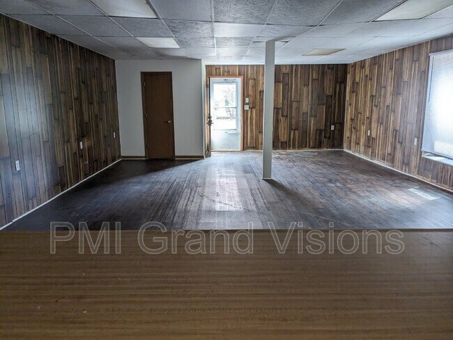 Building Photo - 2 1/2 E Jefferson