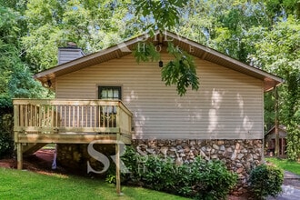Building Photo - 3831 Chattahoochee Dr