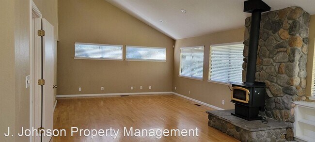 Building Photo - 5 br, 3 bath House - 11 Overhill Ct