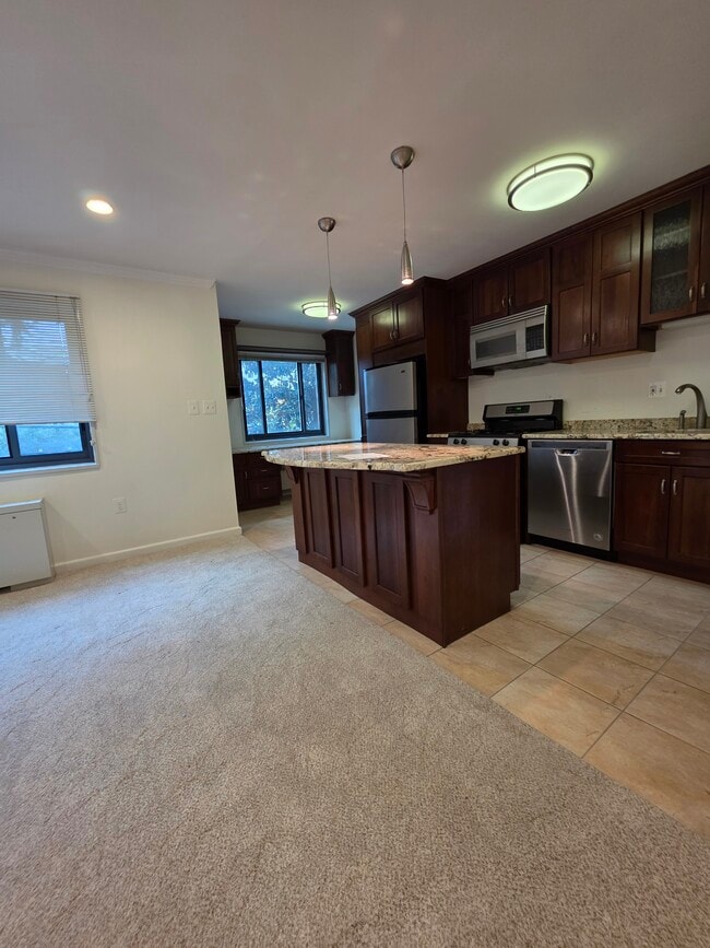 Building Photo - 1200 S Arlington Ridge Rd