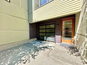 Building Photo - 556 McGraw St