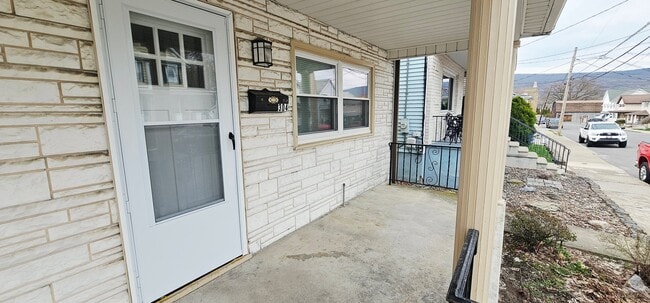 Building Photo - 304 Vine St