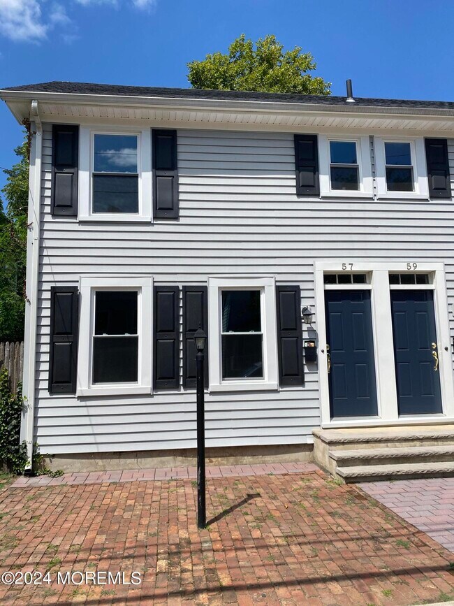 Building Photo - 57 Linden Pl