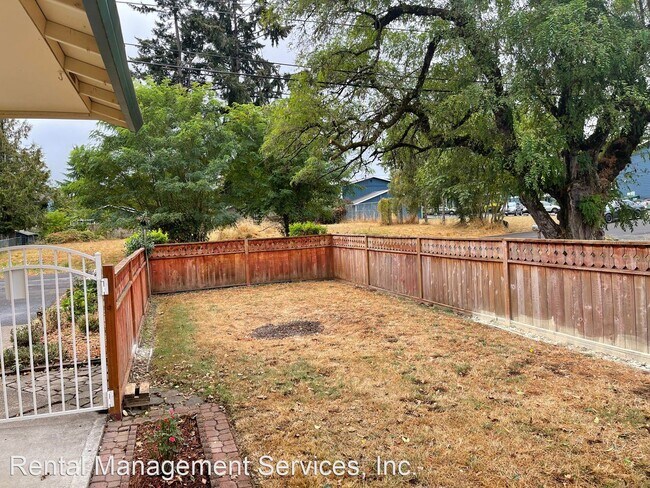 Foto del edificio - 3 br, 2 bath House - 12660 SE 22nd Ave