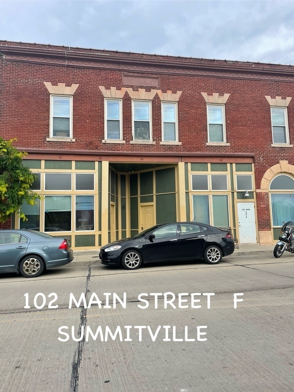 Building Photo - 102 N Main St