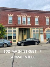 Building Photo - 102 N Main St