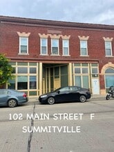Building Photo - 102 N Main St
