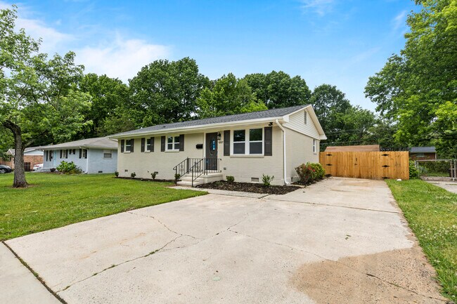 Foto del edificio - 4307 Colebrook Rd