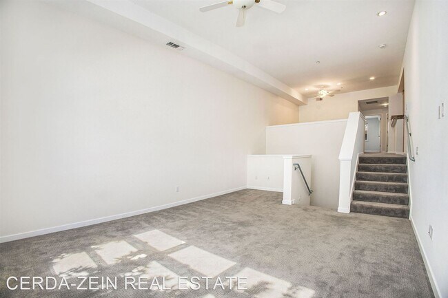 Building Photo - 2 br, 2 bath House - 2857 Regatta Drive, O...