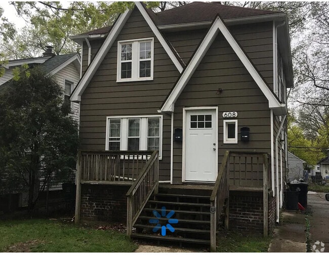 Building Photo - 608 E Bernhard Ave