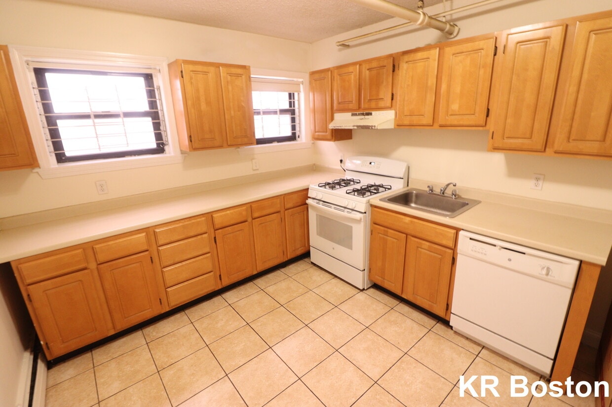 1127 Commonwealth Ave Unit A, Boston, MA 02134 Apartments in Boston