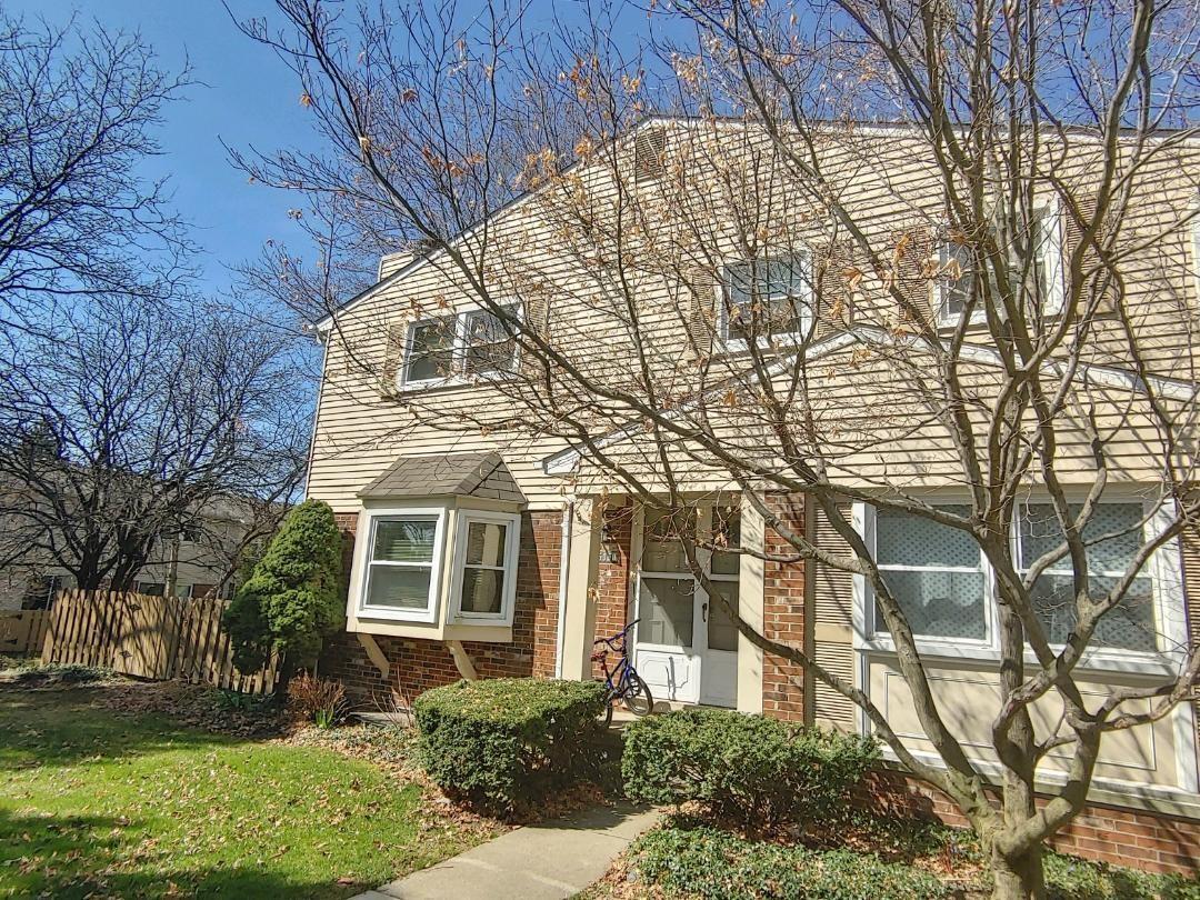 Foto principal - 5050 Buckingham Pl Dr