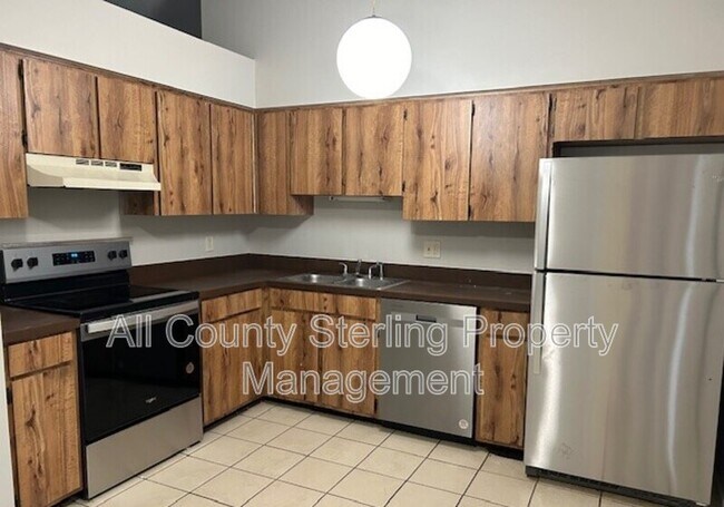 Building Photo - 923 Bryan Ct