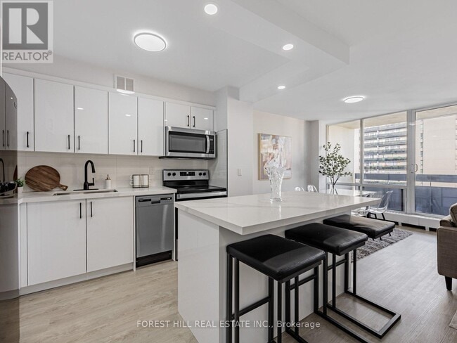 Building Photo - 377 Ridelle Ave