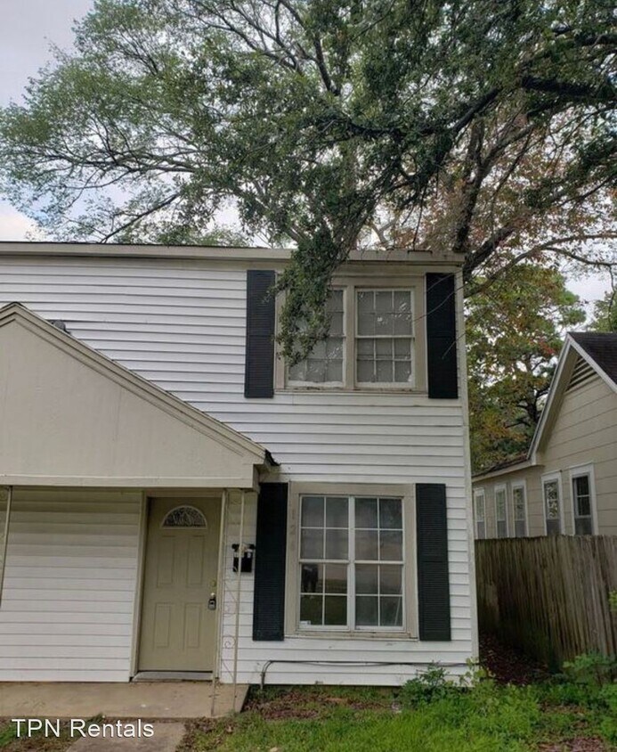 Primary Photo - 2 br, 1 bath House - 126 E. Olive