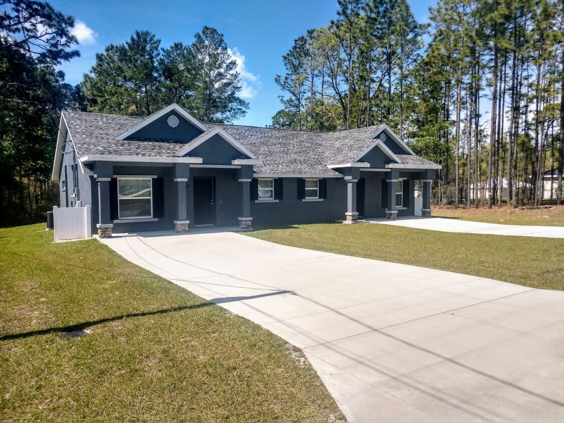 9428 N Travis Dr, Citrus Springs, FL 34434 Townhome Rentals in Citrus Springs FL