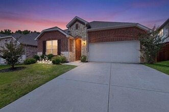 Building Photo - 2717 Strand Ln