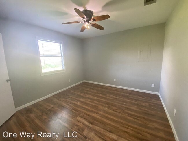 Building Photo - 2 br, 1 bath House - 2638 E Napoleon st