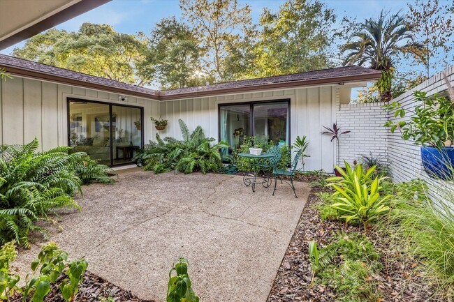 Building Photo - Mid-Century Home in Killearn Estates