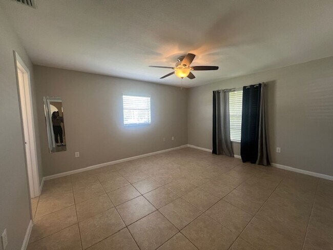 Building Photo - 3 Bedroom/ 2 Bath Fenced in Home for rent ...