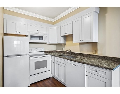 Building Photo - 36 Eliot St