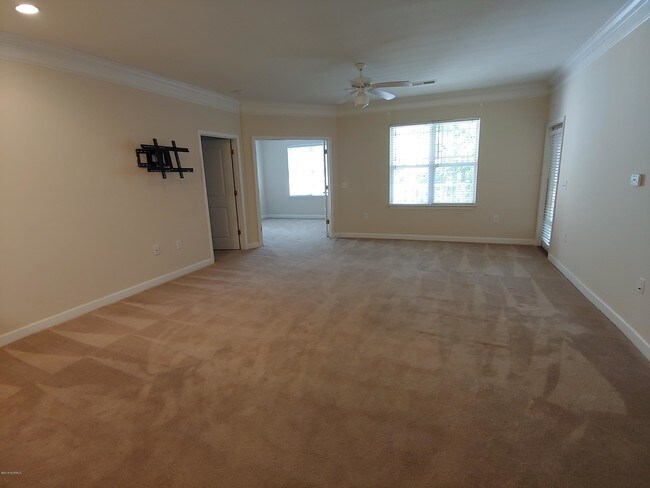 Foto del edificio - 240 Woodlands Way