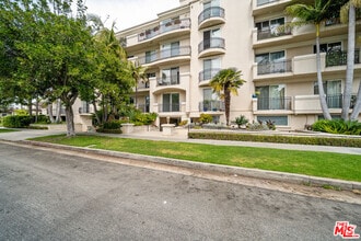 Building Photo - 1450 S Beverly Dr