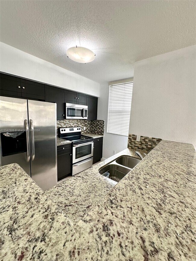 Foto del edificio - 215 SW 42nd Ave