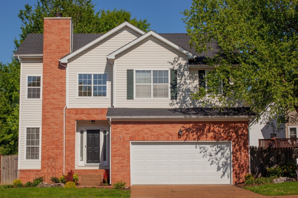 Primary Photo - 2202 Falcon Creek Dr