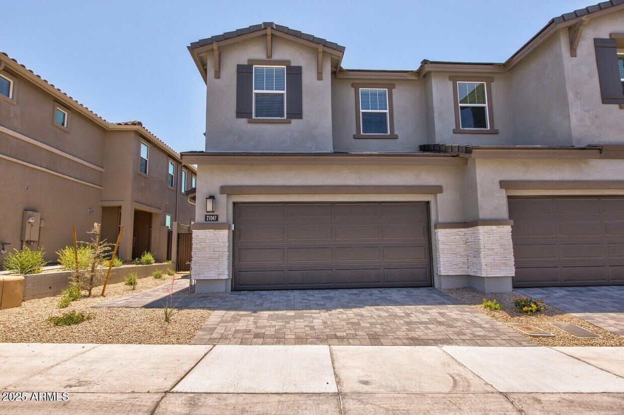 Foto principal - 21047 N 58th Way
