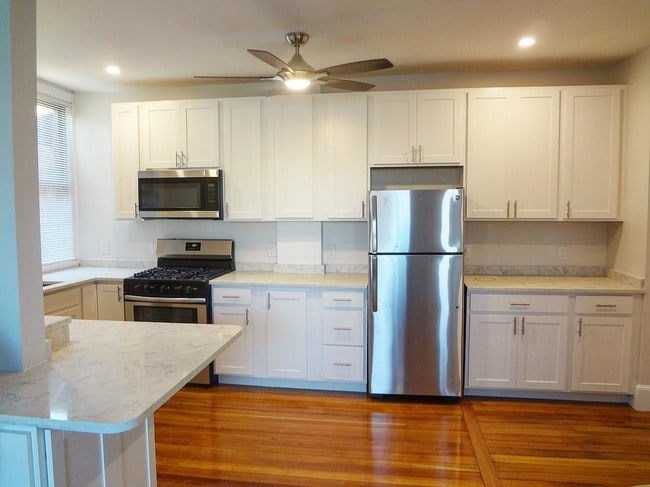 Building Photo - 19 Seaverns Ave